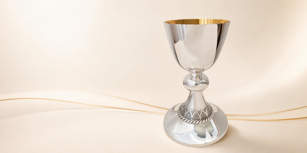 Cálice Litúrgico: Elegância ao Serviço da Eucaristia